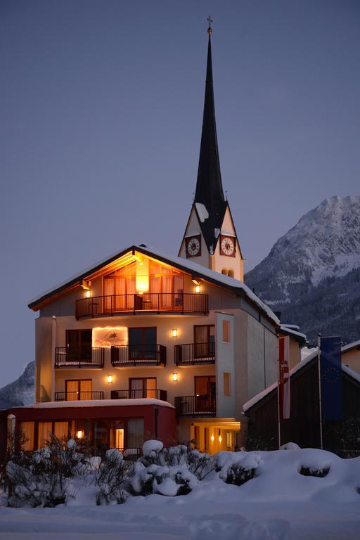 Hotel Goldener Stern Abtenau Exterior foto