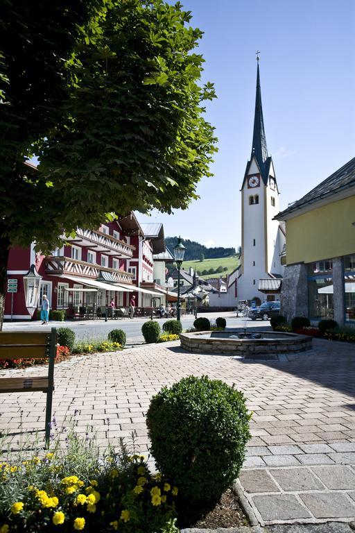 Hotel Goldener Stern Abtenau Exterior foto